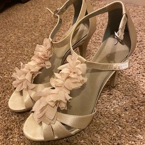 Gorgeous cream satin heels with ruffle